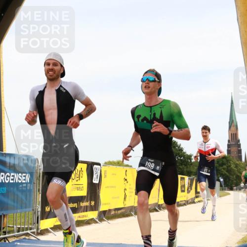 22.06.2025 - Viking Triathlon H.Heesch http://msf.ph/oto/8087703 22.06.2025 12:43:33 Laufen 178, 198, 393 meine-sportfotos.de