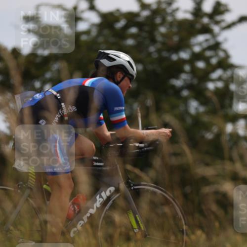 22.06.2025 - Viking Triathlon Yannick Fuchs http://msf.ph/oto/8087737 22.06.2025 13:10:44 Radfahren 136, 225, 488, 634 meine-sportfotos.de