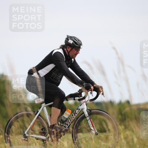 22.06.2025 - Viking Triathlon Yannick Fuchs http://msf.ph/oto/8087826 22.06.2025 13:11:23 Radfahren 328, 342, 626 meine-sportfotos.de