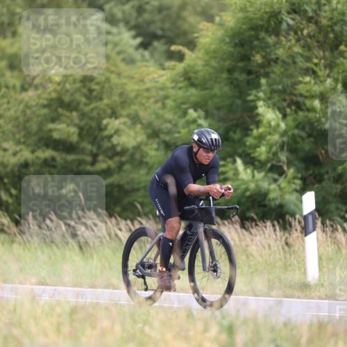 22.06.2025 - Viking Triathlon Yannick Fuchs http://msf.ph/oto/8087888 22.06.2025 13:12:28 Radfahren 83, 493 meine-sportfotos.de
