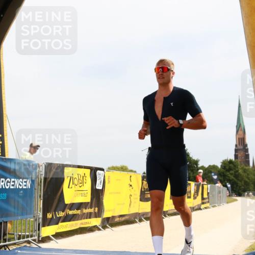 22.06.2025 - Viking Triathlon H.Heesch http://msf.ph/oto/8087890 22.06.2025 13:02:32 Laufen 229 meine-sportfotos.de