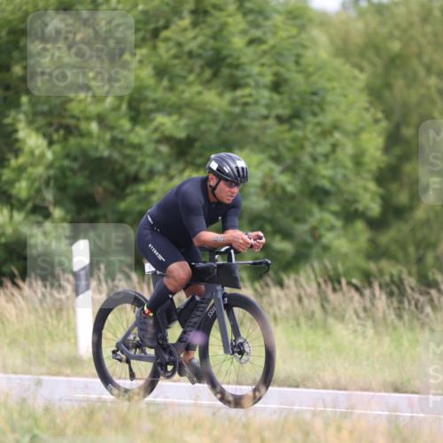 22.06.2025 - Viking Triathlon Yannick Fuchs http://msf.ph/oto/8087891 22.06.2025 13:12:29 Radfahren 83, 493 meine-sportfotos.de