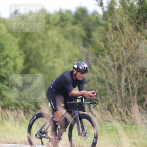22.06.2025 - Viking Triathlon Yannick Fuchs http://msf.ph/oto/8087893 22.06.2025 13:12:29 Radfahren 83, 493 meine-sportfotos.de