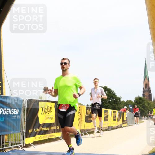 22.06.2025 - Viking Triathlon H.Heesch http://msf.ph/oto/8087914 22.06.2025 13:04:34 Laufen 1, 435, 527, 536, 654 meine-sportfotos.de