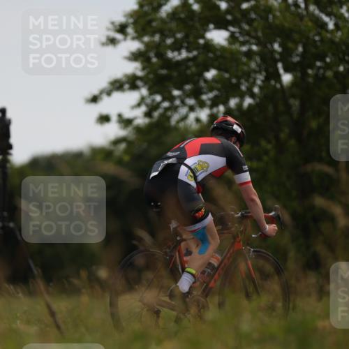 22.06.2025 - Viking Triathlon Yannick Fuchs http://msf.ph/oto/8087960 22.06.2025 13:12:59 Radfahren 190, 199, 303 meine-sportfotos.de