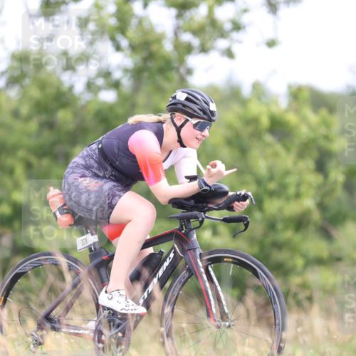 22.06.2025 - Viking Triathlon Yannick Fuchs http://msf.ph/oto/8087966 22.06.2025 13:13:14 Radfahren 64, 320 meine-sportfotos.de