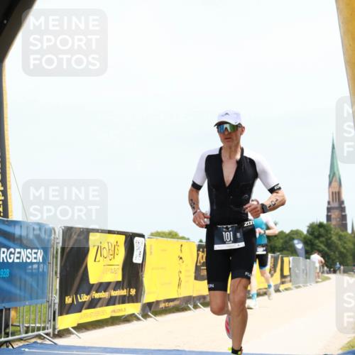22.06.2025 - Viking Triathlon H.Heesch http://msf.ph/oto/8088050 22.06.2025 13:11:31 Laufen 101, 390, 395 meine-sportfotos.de