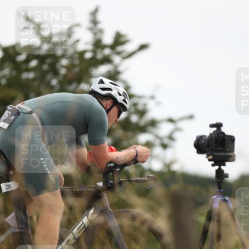 22.06.2025 - Viking Triathlon Yannick Fuchs http://msf.ph/oto/8088145 22.06.2025 13:13:56 Radfahren 223, 326 meine-sportfotos.de