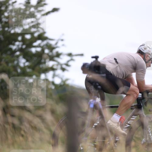 22.06.2025 - Viking Triathlon Yannick Fuchs http://msf.ph/oto/8088189 22.06.2025 13:14:14 Radfahren 165, 219, 644 meine-sportfotos.de