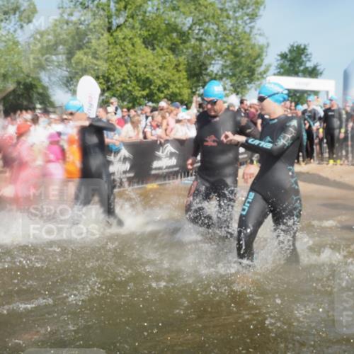 22.06.2025 - Viking Triathlon KatJ http://msf.ph/oto/8088270 22.06.2025 10:08:20 Schwimmen 37, 48, 69, 97, 133, 140, 222, 225, 364, 403, 406, 410, 499, 518, 638 meine-sportfotos.de