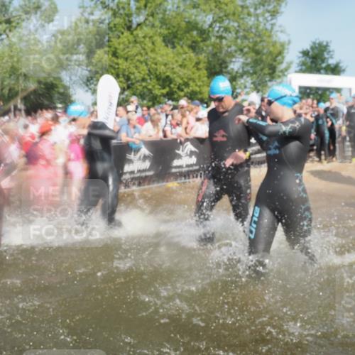 22.06.2025 - Viking Triathlon KatJ http://msf.ph/oto/8088275 22.06.2025 10:08:20 Schwimmen 37, 48, 69, 97, 133, 140, 222, 225, 364, 403, 406, 410, 499, 518, 638 meine-sportfotos.de