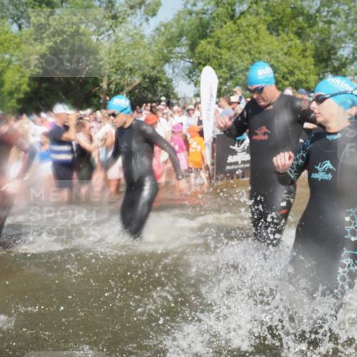 22.06.2025 - Viking Triathlon KatJ http://msf.ph/oto/8088295 22.06.2025 10:08:21 Schwimmen 37, 48, 69, 97, 133, 140, 222, 225, 364, 403, 406, 410, 499, 518, 638 meine-sportfotos.de