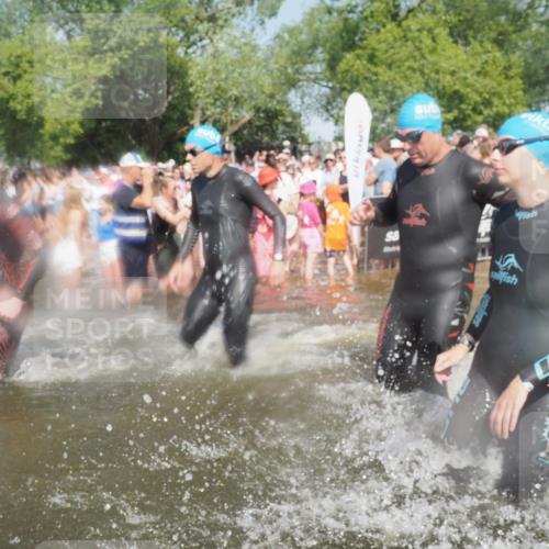 22.06.2025 - Viking Triathlon KatJ http://msf.ph/oto/8088299 22.06.2025 10:08:21 Schwimmen 37, 48, 69, 97, 133, 140, 222, 225, 364, 403, 406, 410, 499, 518, 638 meine-sportfotos.de