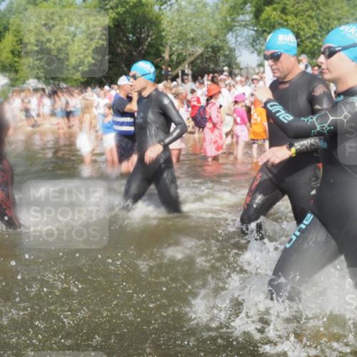22.06.2025 - Viking Triathlon KatJ http://msf.ph/oto/8088310 22.06.2025 10:08:21 Schwimmen 37, 48, 69, 97, 133, 140, 222, 225, 364, 403, 406, 410, 499, 518, 638 meine-sportfotos.de