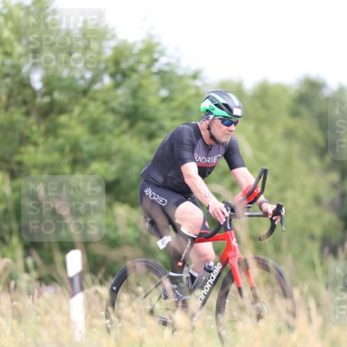 22.06.2025 - Viking Triathlon Yannick Fuchs http://msf.ph/oto/8088322 22.06.2025 13:15:28 Radfahren 43, 410 meine-sportfotos.de