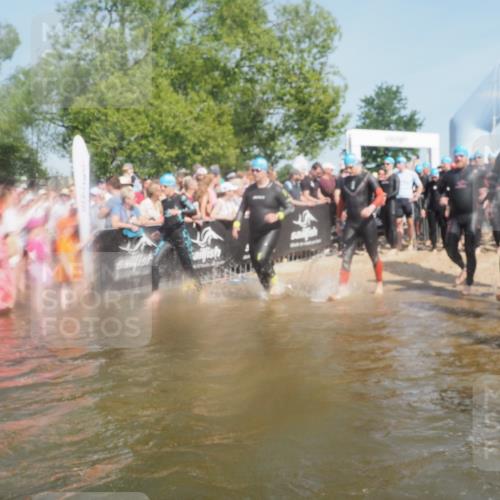 22.06.2025 - Viking Triathlon KatJ http://msf.ph/oto/8088325 22.06.2025 10:08:24 Schwimmen 37, 48, 69, 97, 133, 140, 222, 364, 499, 518 meine-sportfotos.de