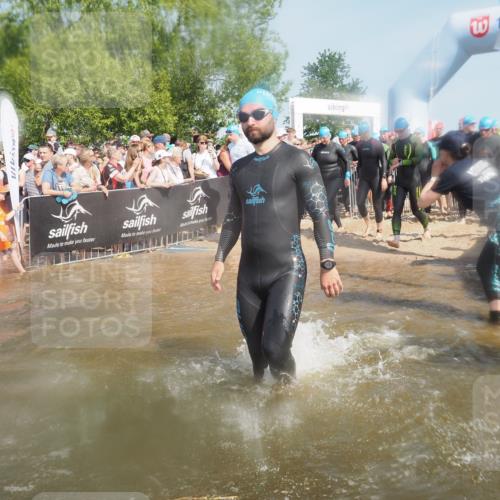 22.06.2025 - Viking Triathlon KatJ http://msf.ph/oto/8088386 22.06.2025 10:08:33 Schwimmen 48, 69, 71, 97, 166, 246, 303, 305, 319, 357, 360, 472, 481, 490, 499, 518, 542 meine-sportfotos.de