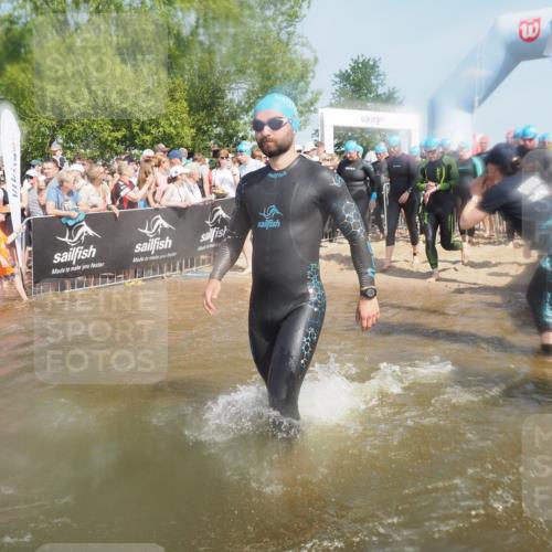 22.06.2025 - Viking Triathlon KatJ http://msf.ph/oto/8088390 22.06.2025 10:08:33 Schwimmen 48, 69, 71, 97, 166, 246, 303, 305, 319, 357, 360, 472, 481, 490, 499, 518, 542 meine-sportfotos.de
