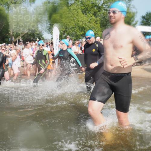 22.06.2025 - Viking Triathlon KatJ http://msf.ph/oto/8088518 22.06.2025 10:08:40 Schwimmen 71, 136, 166, 234, 241, 246, 303, 305, 319, 356, 357, 459, 470, 471, 656 meine-sportfotos.de