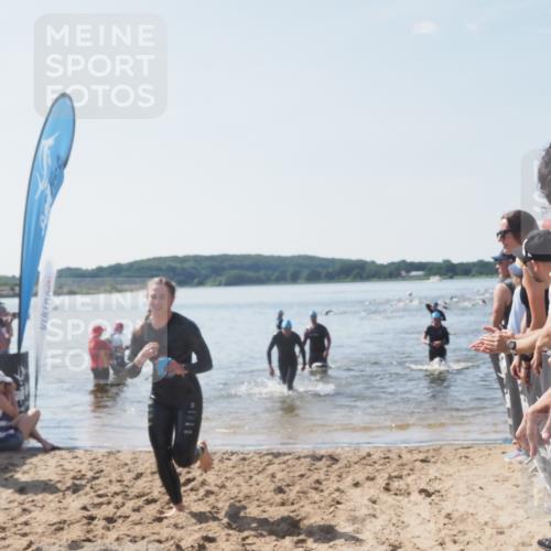22.06.2025 - Viking Triathlon MichiJ http://msf.ph/oto/8088537 22.06.2025 10:36:34 Schwimmen 42, 88, 232, 251, 332 meine-sportfotos.de