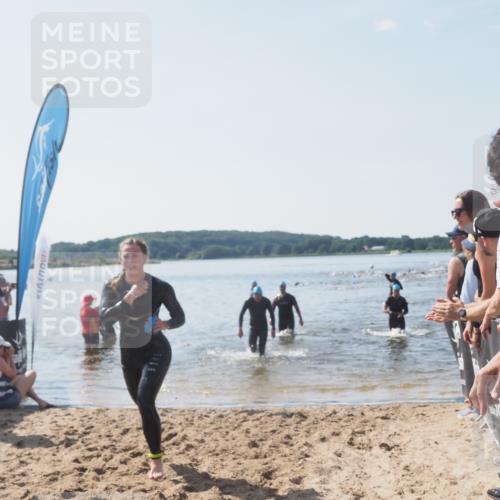 22.06.2025 - Viking Triathlon MichiJ http://msf.ph/oto/8088545 22.06.2025 10:36:35 Schwimmen 42, 88, 232, 251, 332 meine-sportfotos.de