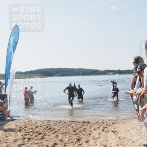 22.06.2025 - Viking Triathlon MichiJ http://msf.ph/oto/8088552 22.06.2025 10:36:35 Schwimmen 42, 88, 232, 251, 332 meine-sportfotos.de