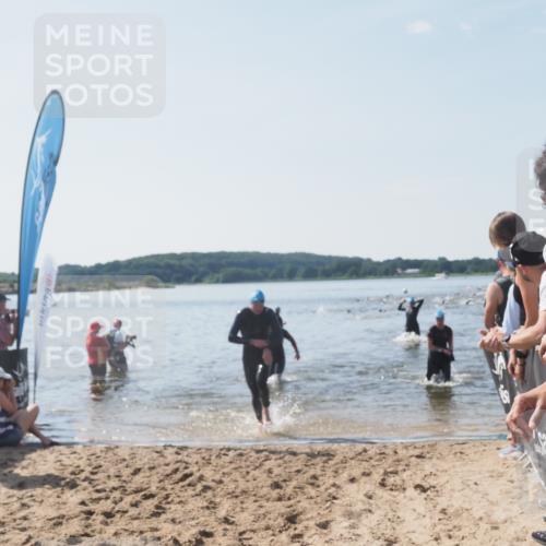 22.06.2025 - Viking Triathlon MichiJ http://msf.ph/oto/8088579 22.06.2025 10:36:37 Schwimmen 42, 232, 251, 332 meine-sportfotos.de