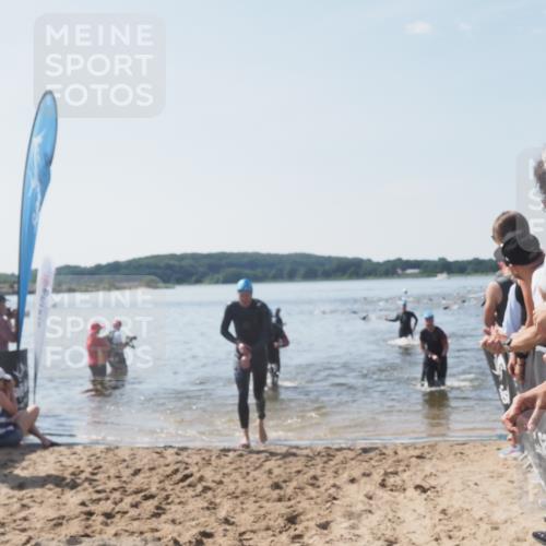 22.06.2025 - Viking Triathlon MichiJ http://msf.ph/oto/8088590 22.06.2025 10:36:37 Schwimmen 42, 232, 251, 332 meine-sportfotos.de