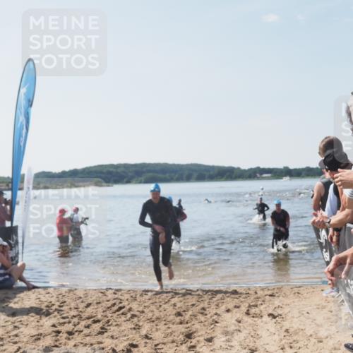 22.06.2025 - Viking Triathlon MichiJ http://msf.ph/oto/8088594 22.06.2025 10:36:38 Schwimmen 42, 232, 251, 332 meine-sportfotos.de