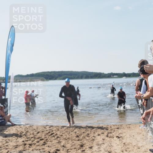 22.06.2025 - Viking Triathlon MichiJ http://msf.ph/oto/8088600 22.06.2025 10:36:38 Schwimmen 42, 232, 251, 332 meine-sportfotos.de