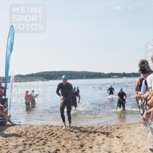 22.06.2025 - Viking Triathlon MichiJ http://msf.ph/oto/8088604 22.06.2025 10:36:38 Schwimmen 42, 232, 251, 332 meine-sportfotos.de