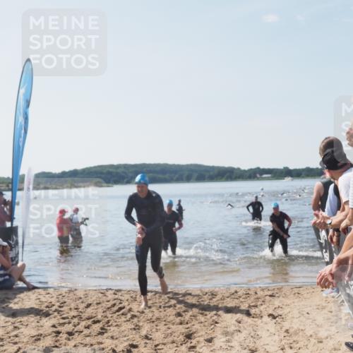 22.06.2025 - Viking Triathlon MichiJ http://msf.ph/oto/8088610 22.06.2025 10:36:38 Schwimmen 42, 232, 251, 332 meine-sportfotos.de