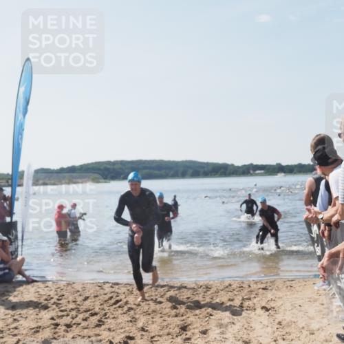 22.06.2025 - Viking Triathlon MichiJ http://msf.ph/oto/8088617 22.06.2025 10:36:38 Schwimmen 42, 232, 251, 332 meine-sportfotos.de