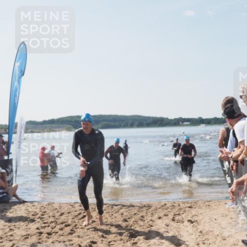 22.06.2025 - Viking Triathlon MichiJ http://msf.ph/oto/8088623 22.06.2025 10:36:39 Schwimmen 42, 232, 251, 332 meine-sportfotos.de