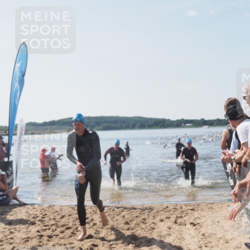 22.06.2025 - Viking Triathlon MichiJ http://msf.ph/oto/8088630 22.06.2025 10:36:39 Schwimmen 42, 232, 251, 332 meine-sportfotos.de