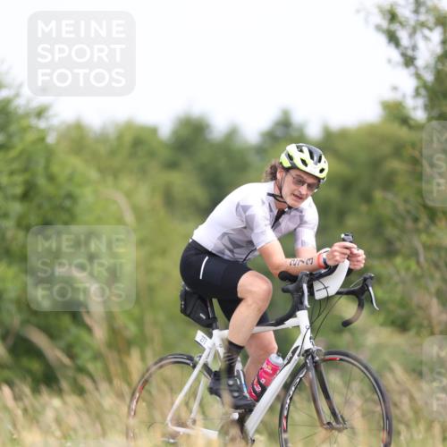 22.06.2025 - Viking Triathlon Yannick Fuchs http://msf.ph/oto/8088635 22.06.2025 13:16:43 Radfahren 221, 273, 501 meine-sportfotos.de