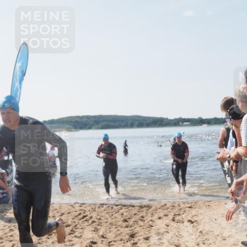 22.06.2025 - Viking Triathlon MichiJ http://msf.ph/oto/8088646 22.06.2025 10:36:40 Schwimmen 42, 232, 251, 332 meine-sportfotos.de