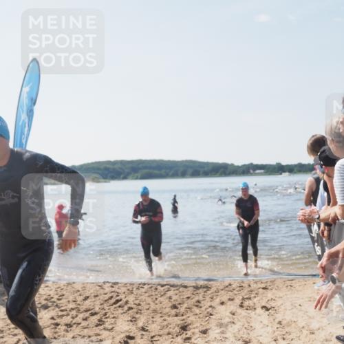 22.06.2025 - Viking Triathlon MichiJ http://msf.ph/oto/8088654 22.06.2025 10:36:40 Schwimmen 42, 232, 251, 332 meine-sportfotos.de