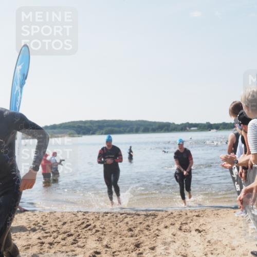 22.06.2025 - Viking Triathlon MichiJ http://msf.ph/oto/8088661 22.06.2025 10:36:40 Schwimmen 42, 232, 251, 332 meine-sportfotos.de