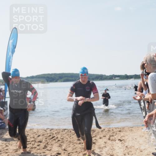 22.06.2025 - Viking Triathlon MichiJ http://msf.ph/oto/8088723 22.06.2025 10:36:42 Schwimmen 232, 251, 332 meine-sportfotos.de