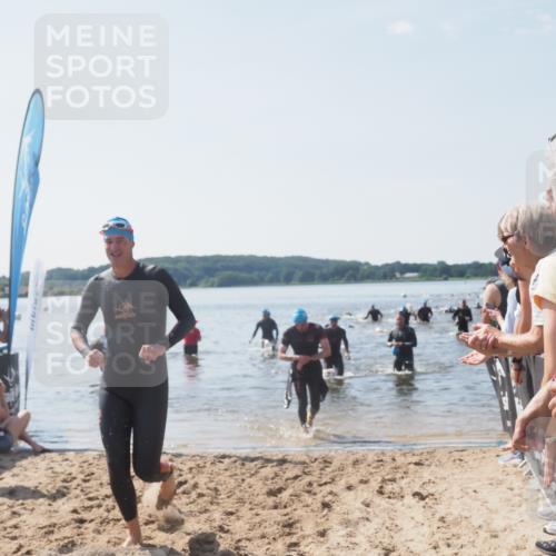 22.06.2025 - Viking Triathlon MichiJ http://msf.ph/oto/8088829 22.06.2025 10:37:07 Schwimmen 172, 331, 355, 370, 388, 454, 500, 513, 649 meine-sportfotos.de