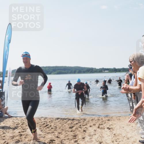 22.06.2025 - Viking Triathlon MichiJ http://msf.ph/oto/8088836 22.06.2025 10:37:07 Schwimmen 172, 331, 355, 370, 388, 454, 500, 513, 649 meine-sportfotos.de