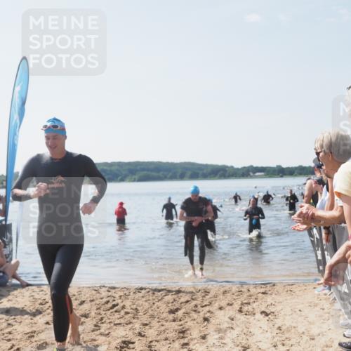 22.06.2025 - Viking Triathlon MichiJ http://msf.ph/oto/8088843 22.06.2025 10:37:07 Schwimmen 172, 331, 355, 370, 388, 454, 500, 513, 649 meine-sportfotos.de