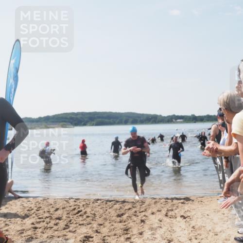 22.06.2025 - Viking Triathlon MichiJ http://msf.ph/oto/8088847 22.06.2025 10:37:07 Schwimmen 172, 331, 355, 370, 388, 454, 500, 513, 649 meine-sportfotos.de