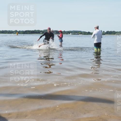 22.06.2025 - Viking Triathlon KatJ http://msf.ph/oto/8089155 22.06.2025 10:24:12 Schwimmen 609 meine-sportfotos.de