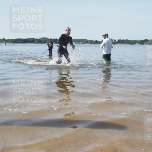 22.06.2025 - Viking Triathlon KatJ http://msf.ph/oto/8089175 22.06.2025 10:24:13 Schwimmen 609 meine-sportfotos.de