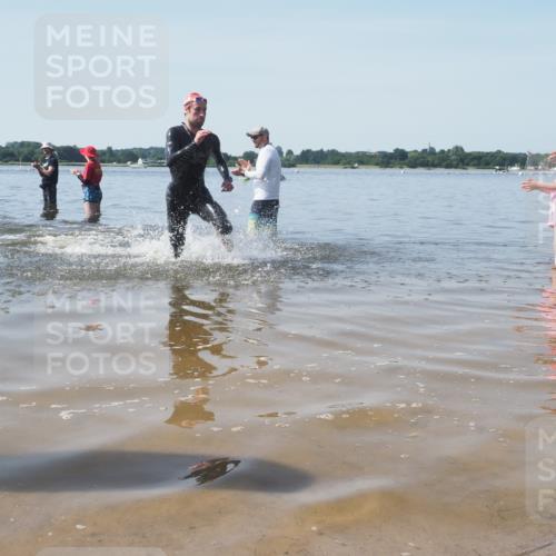 22.06.2025 - Viking Triathlon KatJ http://msf.ph/oto/8089196 22.06.2025 10:24:13 Schwimmen 609 meine-sportfotos.de