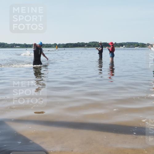 22.06.2025 - Viking Triathlon KatJ http://msf.ph/oto/8089247 22.06.2025 10:24:51 Schwimmen 4, 329, 521 meine-sportfotos.de
