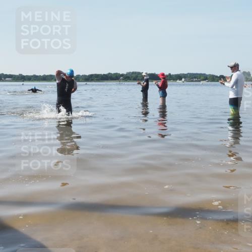 22.06.2025 - Viking Triathlon KatJ http://msf.ph/oto/8089258 22.06.2025 10:24:52 Schwimmen 4, 329, 521 meine-sportfotos.de
