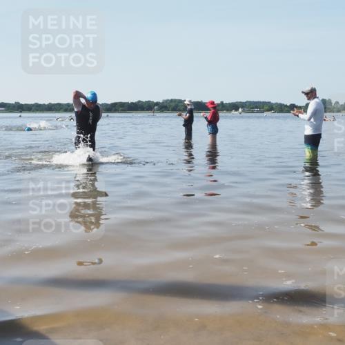 22.06.2025 - Viking Triathlon KatJ http://msf.ph/oto/8089265 22.06.2025 10:24:52 Schwimmen 4, 329, 521 meine-sportfotos.de